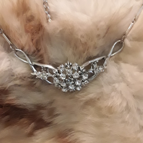 Diva Special Occasion NECKLACE - Picture 3 of 8